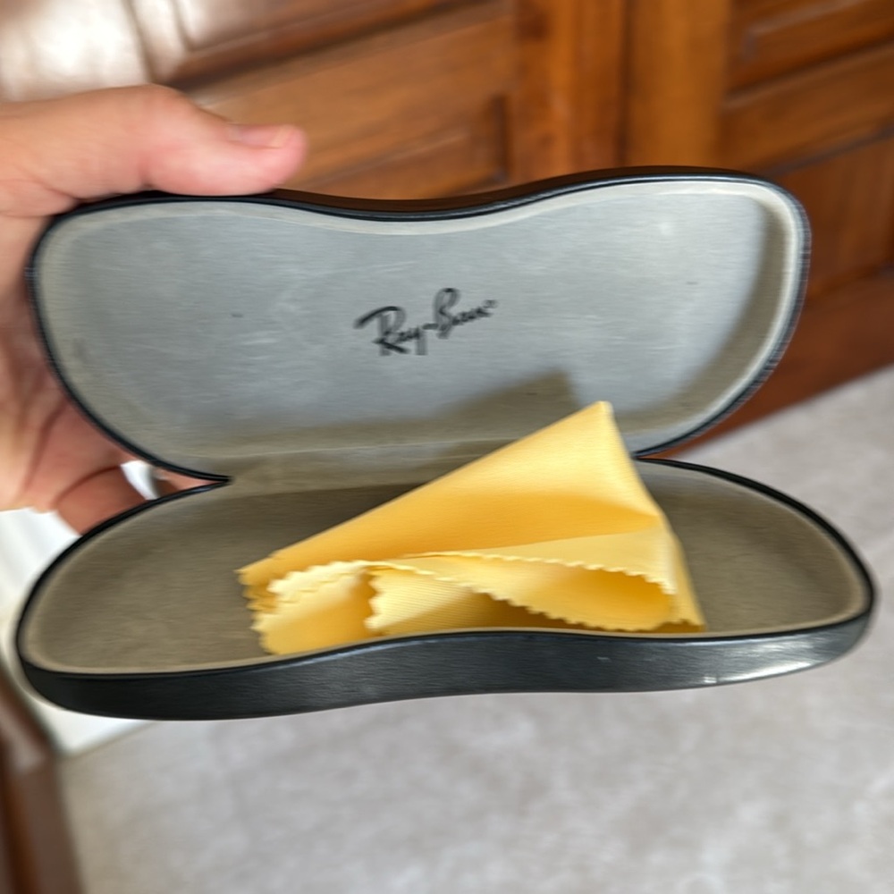 Ray Ban case - Picture 2 of 2
